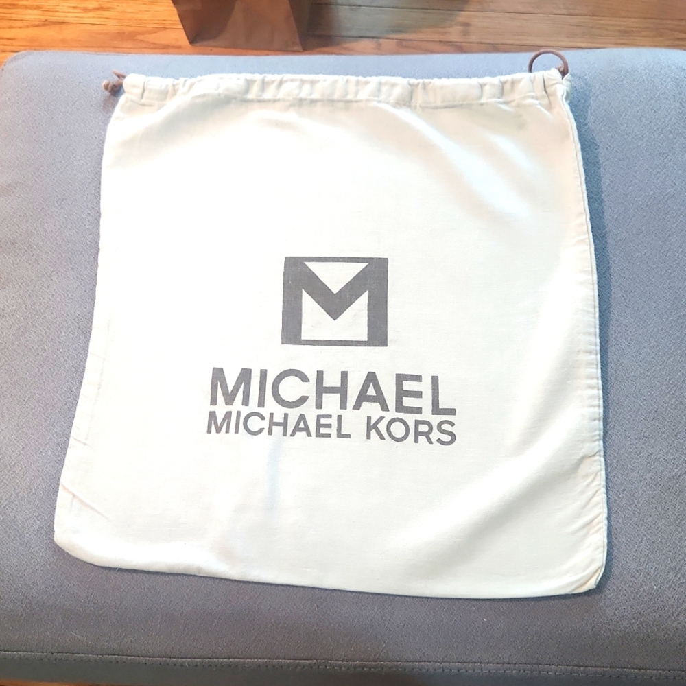 MICHAEL KORS ▪︎ Drawstring Dustbag 18" x 17.5" Beige/Brown, NWOT